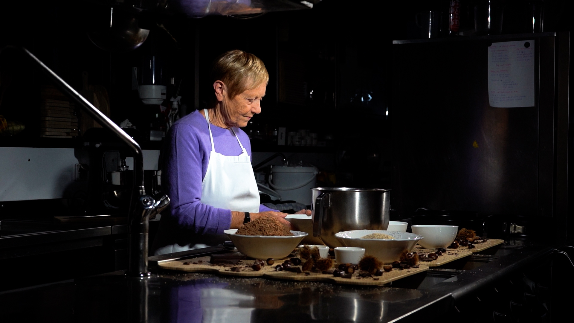 Torta alle castagne pronta per essere servita